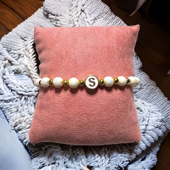 Letter S initial bracelet - Picture 5 of 6